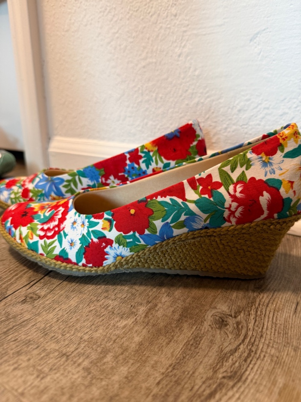 Floral Canvas heels - Red Multi - Picture 2 of 4